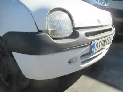Véhicule à la ferraille otras marcas twingo i (co6) 1.2 alize de l'année 1998 alimenté d7f