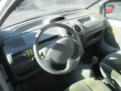 Véhicule à la ferraille otras marcas twingo i (co6) 1.2 alize de l'année 1998 alimenté d7f