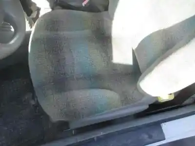 Véhicule à la ferraille otras marcas twingo i (co6) 1.2 alize de l'année 1998 alimenté d7f