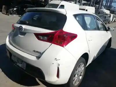 Здавання транспортного засобу toyota auris (_e15_) 1.4 d-4d (nde150_) року 2014 потужний 1nd