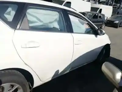 Здавання транспортного засобу toyota auris (_e15_) 1.4 d-4d (nde150_) року 2014 потужний 1nd