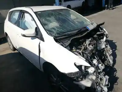 Здавання транспортного засобу toyota auris (_e15_) 1.4 d-4d (nde150_) року 2014 потужний 1nd