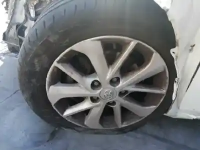 Здавання транспортного засобу toyota auris (_e15_) 1.4 d-4d (nde150_) року 2014 потужний 1nd