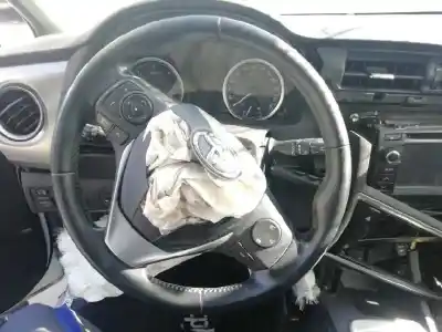 Здавання транспортного засобу toyota auris (_e15_) 1.4 d-4d (nde150_) року 2014 потужний 1nd