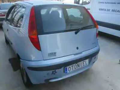 Здавання транспортного засобу fiat punto berlina (188) 1.2 16v elx року 2002 потужний 188a5000