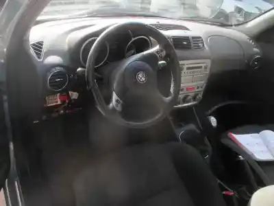 Vehicul casat alfa romeo 147 (190) 1.6 16v cat al anului 2003 alimentat ar37203