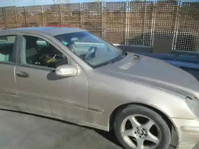 Здавання транспортного засобу mercedes-benz clase c (w203) berlina 220 cdi (203.006) року 2002 потужний 611962