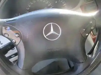 Здавання транспортного засобу mercedes-benz clase c (w203) berlina 220 cdi (203.006) року 2002 потужний 611962