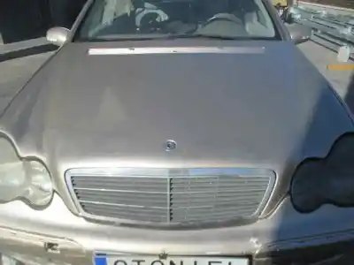 Здавання транспортного засобу mercedes-benz clase c (w203) berlina 220 cdi (203.006) року 2002 потужний 611962