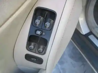 Здавання транспортного засобу mercedes-benz clase c (w203) berlina 220 cdi (203.006) року 2002 потужний 611962
