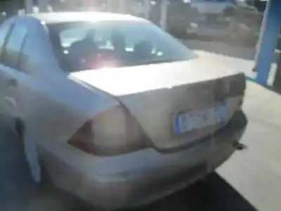 Здавання транспортного засобу mercedes-benz clase c (w203) berlina 220 cdi (203.006) року 2002 потужний 611962