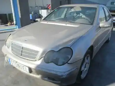Здавання транспортного засобу mercedes-benz clase c (w203) berlina 220 cdi (203.006) року 2002 потужний 611962