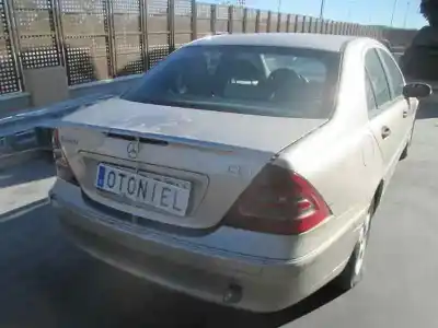 Здавання транспортного засобу mercedes-benz clase c (w203) berlina 220 cdi (203.006) року 2002 потужний 611962
