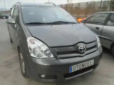 Scrapping Vehicle TOYOTA COROLLA VERSO (R1) 2.2 D-4D Sport of the year 2006 powered 2AD-FHV