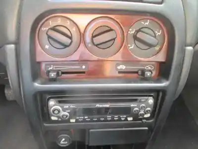 Véhicule à la ferraille mg serie 25 (rf) classic de l'année 2001 alimenté 14k4f
