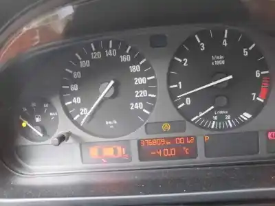 Sloopvoertuig bmw serie 5 touring (e39) 528i van het jaar 1998 aangedreven 286s1