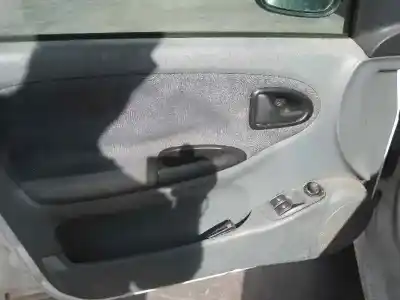 Veículo de Sucata renault megane i berlina hatchback (ba0) 1.9 dti diesel cat 98 cv / 72 kw do ano 1998 alimentado f9q