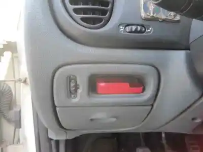 Veículo de Sucata renault megane i berlina hatchback (ba0) 1.9 dti diesel cat 98 cv / 72 kw do ano 1998 alimentado f9q