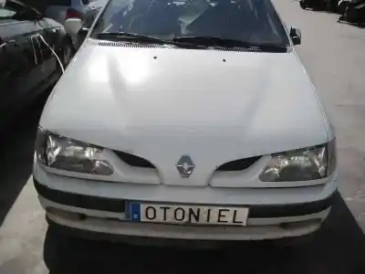 Veículo de Sucata renault megane i berlina hatchback (ba0) 1.9 dti diesel cat 98 cv / 72 kw do ano 1998 alimentado f9q
