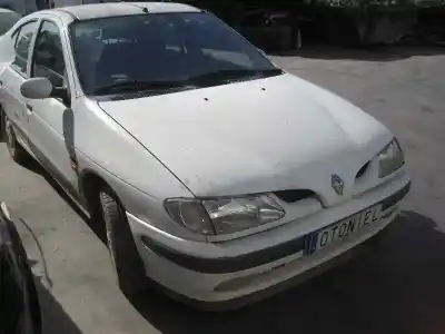 Veículo de Sucata renault megane i berlina hatchback (ba0) 1.9 dti diesel cat 98 cv / 72 kw do ano 1998 alimentado f9q