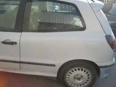 Véhicule à la ferraille fiat bravo (182) td 75 sx de l'année 1998 alimenté 182a8.000