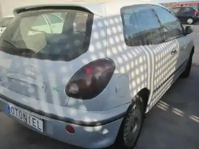 Véhicule à la ferraille fiat bravo (182) td 75 sx de l'année 1998 alimenté 182a8.000