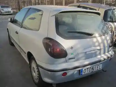 Véhicule à la ferraille fiat bravo (182) td 75 sx de l'année 1998 alimenté 182a8.000