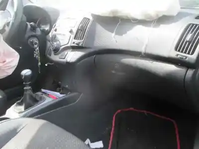 Здавання транспортного засобу hyundai i30 classic року 2008 потужний d4fb