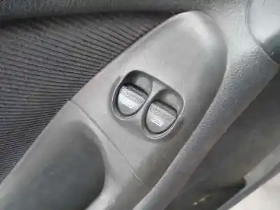 Veículo de Sucata fiat bravo i (182_) 1.6 16v (182.ab) do ano 1999 alimentado 182a4.000