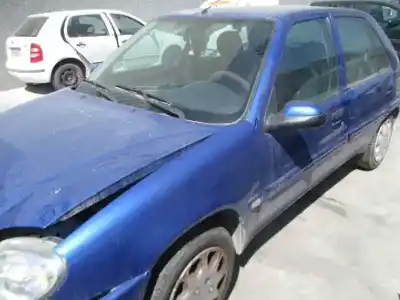 Véhicule à la ferraille citroen saxo 1.4 sx de l'année 2001 alimenté kfw