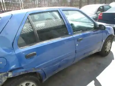 Véhicule à la ferraille citroen saxo 1.4 sx de l'année 2001 alimenté kfw