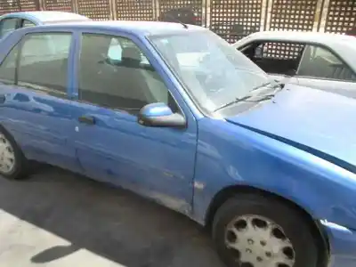 Véhicule à la ferraille citroen saxo 1.4 sx de l'année 2001 alimenté kfw