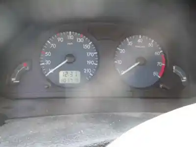 Véhicule à la ferraille citroen saxo 1.4 sx de l'année 2001 alimenté kfw