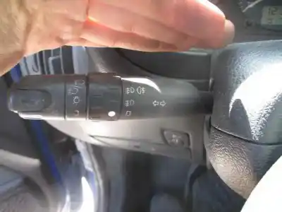 Véhicule à la ferraille citroen saxo 1.4 sx de l'année 2001 alimenté kfw