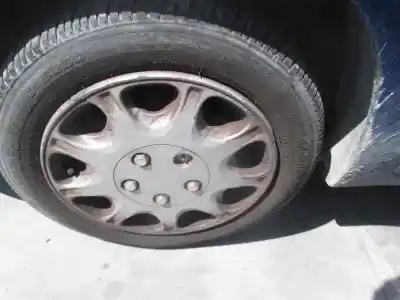 Véhicule à la ferraille citroen saxo 1.4 sx de l'année 2001 alimenté kfw
