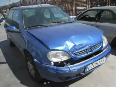 Véhicule à la ferraille citroen saxo 1.4 sx de l'année 2001 alimenté kfw