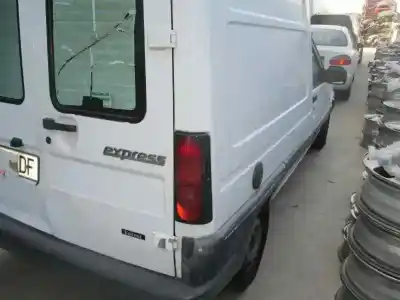 Здавання транспортного засобу renault rapid/express (f40) 1.9 diesel року 1997 потужний f8q