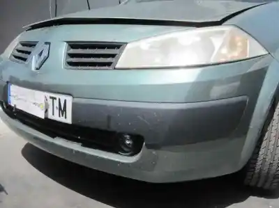 Véhicule à la ferraille renault megane ii classic berlina confort authentique de l'année 2004 alimenté k4j750