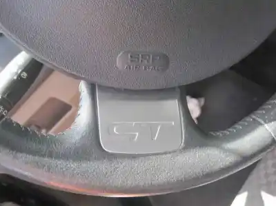 Véhicule à la ferraille renault megane ii classic berlina confort authentique de l'année 2004 alimenté k4j750
