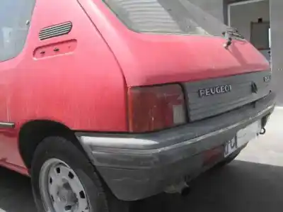 Véhicule à la ferraille peugeot 205 berlina 1.3 gasolina de l'année 1986 alimenté 1g1e