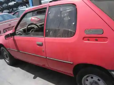 Véhicule à la ferraille peugeot 205 berlina 1.3 gasolina de l'année 1986 alimenté 1g1e