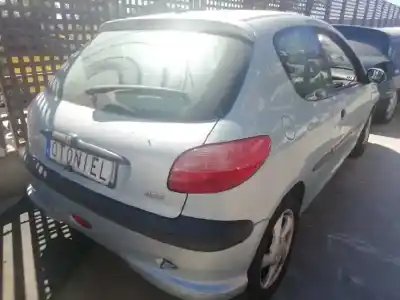 Verschrottungsfahrzeug peugeot 206 berlina xs des jahres 2002 angetrieben nfu