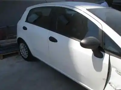 Veículo de Sucata fiat punto (199) easy do ano 2013 alimentado 169a4000