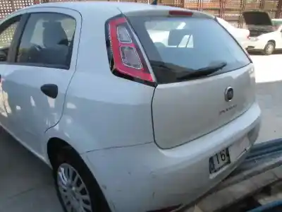 Veículo de Sucata fiat punto (199) easy do ano 2013 alimentado 169a4000