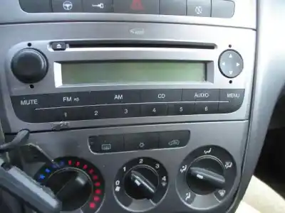 Veículo de Sucata fiat punto (199) easy do ano 2013 alimentado 169a4000