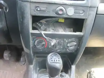 Утилизация автомобиля renault clio ii fase ii (b/cb0) authentique года 2005 питание k4j c7
