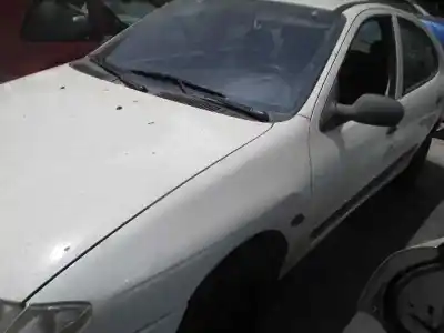 Veículo de Sucata renault megane i berlina hatchback (ba0) 1.6e rn do ano 1998 alimentado f8q