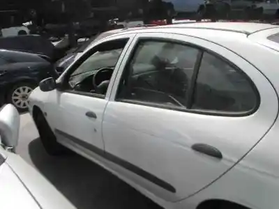 Veículo de Sucata renault megane i berlina hatchback (ba0) 1.6e rn do ano 1998 alimentado f8q