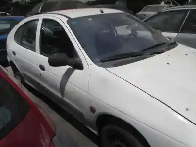 Veículo de Sucata renault megane i berlina hatchback (ba0) 1.6e rn do ano 1998 alimentado f8q