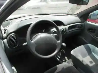 Veículo de Sucata renault megane i berlina hatchback (ba0) 1.6e rn do ano 1998 alimentado f8q